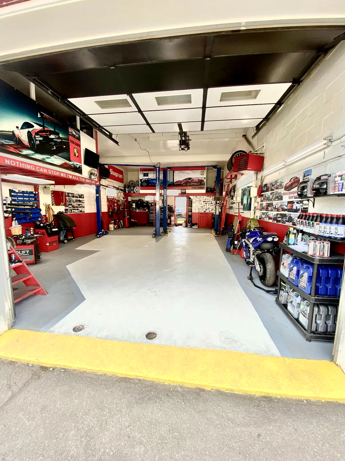 Notre garage à Sainte-Rose