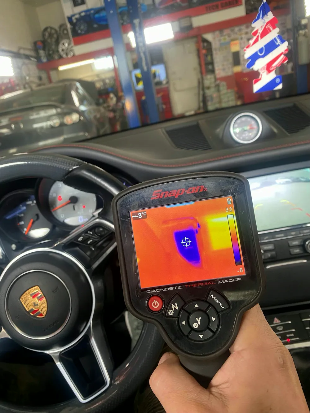 Caméra thermique utilisée dans une Porsche